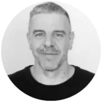 Porträt von Thorsten Müller, Inhaber des Local Listing Partners MUXOM. Er betreut mit seinem Portal-Netzwerk seit vielen Jahren Firmeneinträge für über 500 Standorte in Deutschland.